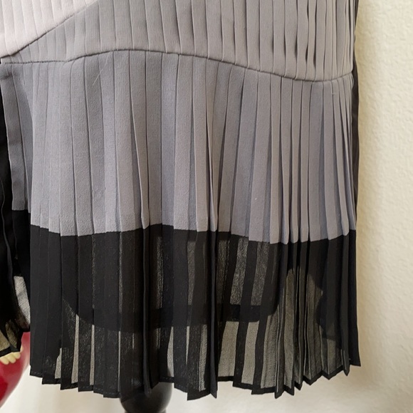 Hazel Short Dress Size Small - Picture 6 of 6